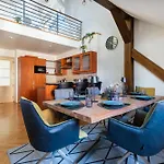 Duplex 165M2 With Views Only 30 Seconds To Charles Bridge