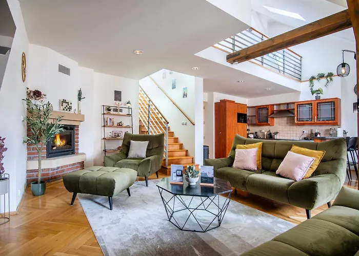 Duplex 165M2 With Views Only 30 Seconds To Charles Bridge
