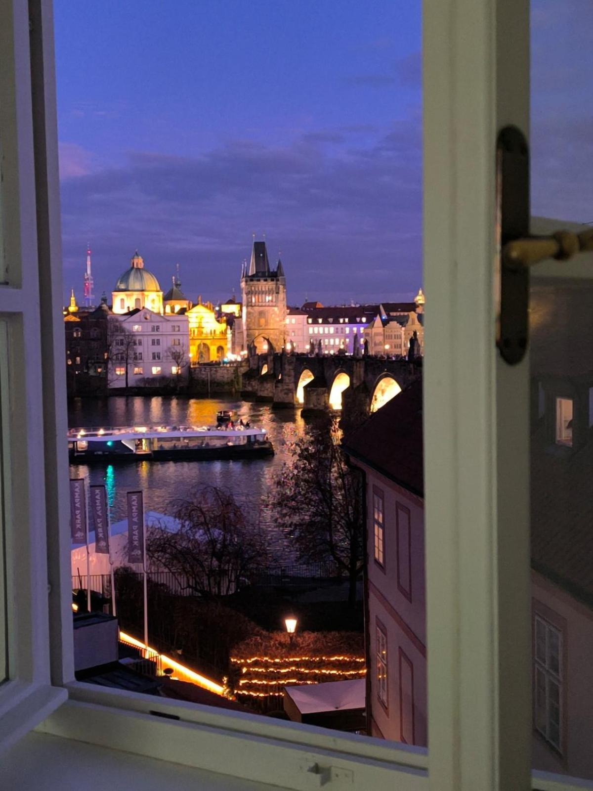 Apartamento Duplex 165m2 With Views Only 30 Seconds To Charles Bridge