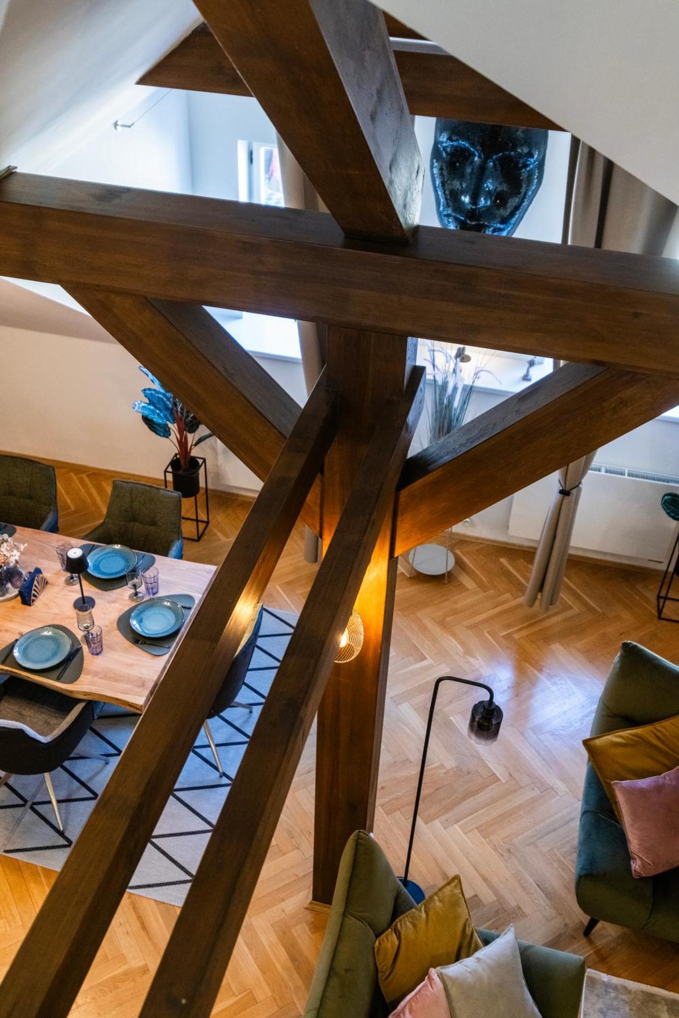 Appartamento Duplex 165m2 With Views Only 30 Seconds To Charles Bridge