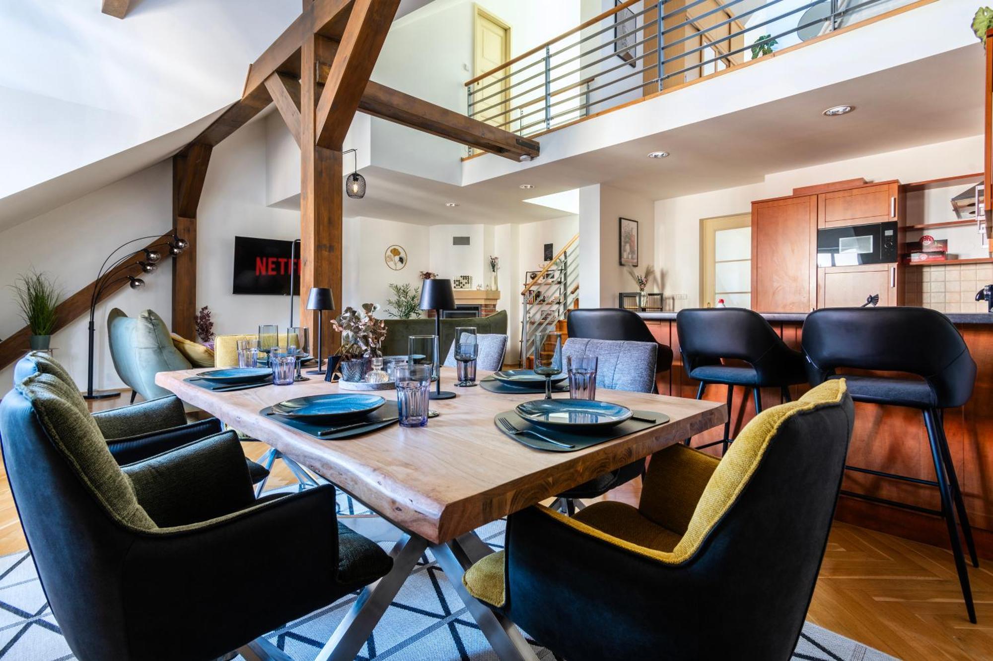 Duplex 165m2 With Views Only 30 Seconds To Charles Bridge Praga