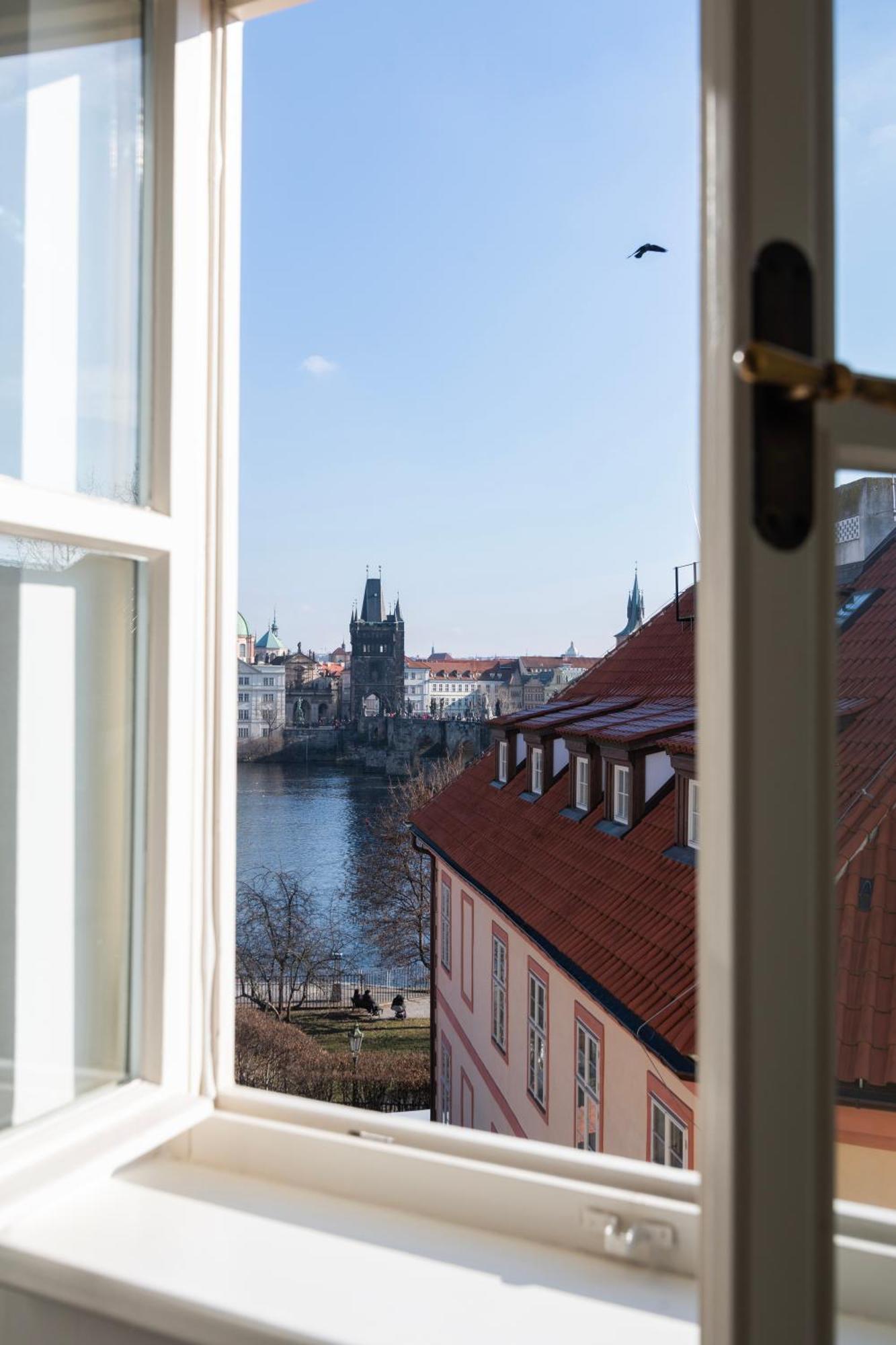 Duplex 165m2 With Views Only 30 Seconds To Charles Bridge * Praga