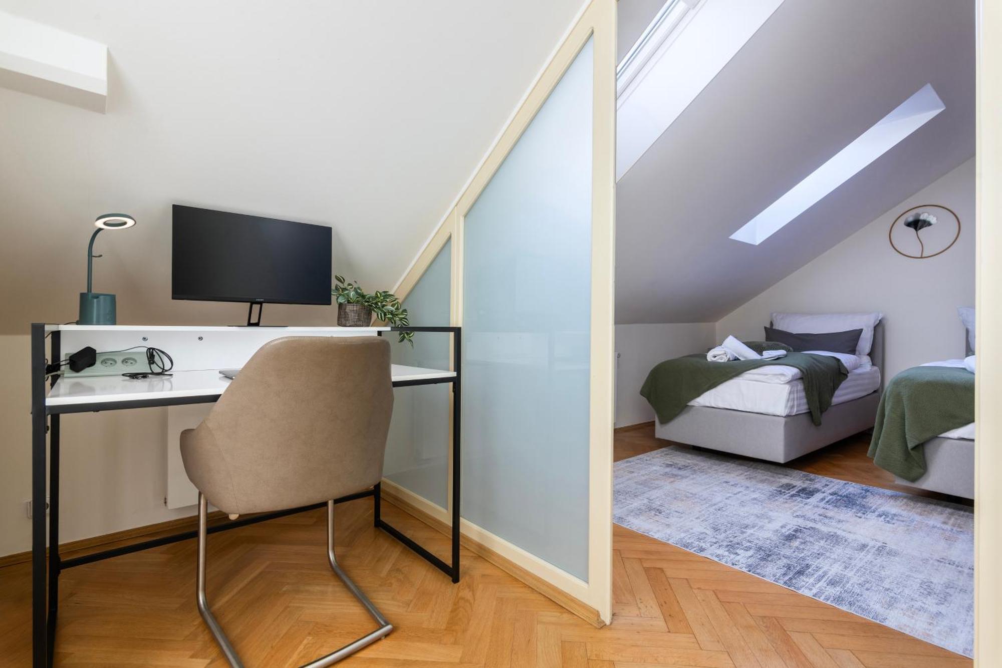 Appartamento Duplex 165m2 With Views Only 30 Seconds To Charles Bridge