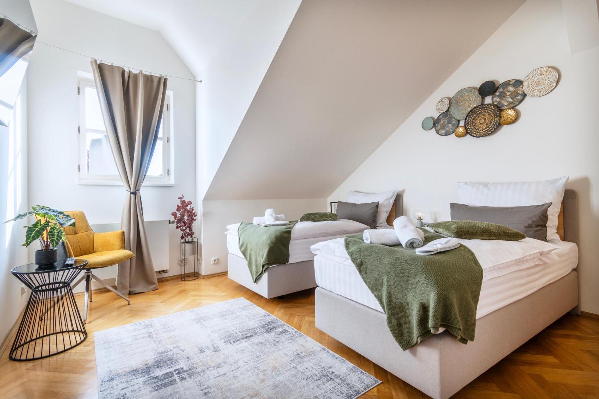 Duplex 165m2 With Views Only 30 Seconds To Charles Bridge * Praga