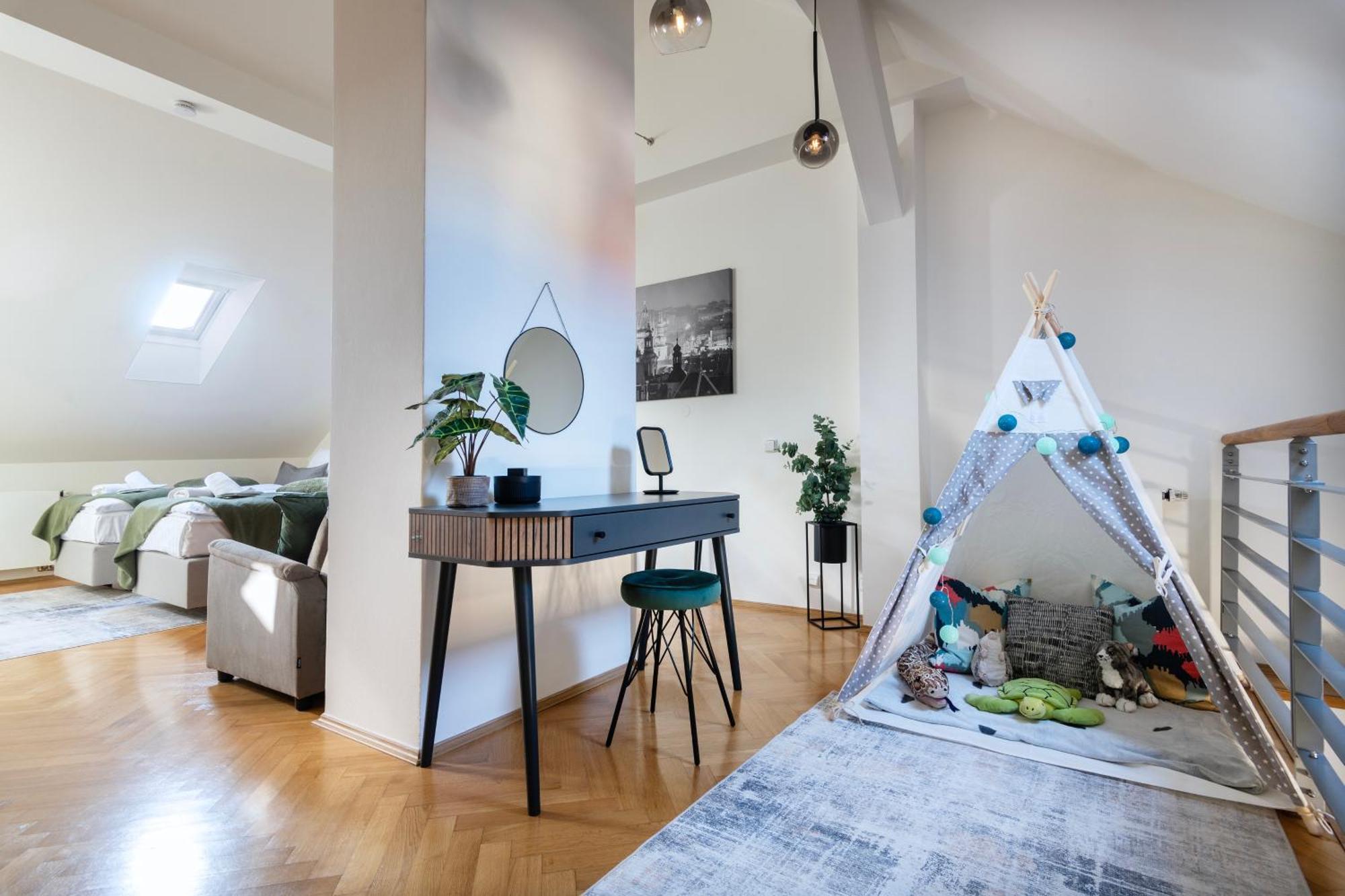 Duplex 165m2 With Views Only 30 Seconds To Charles Bridge Appartamento Praga