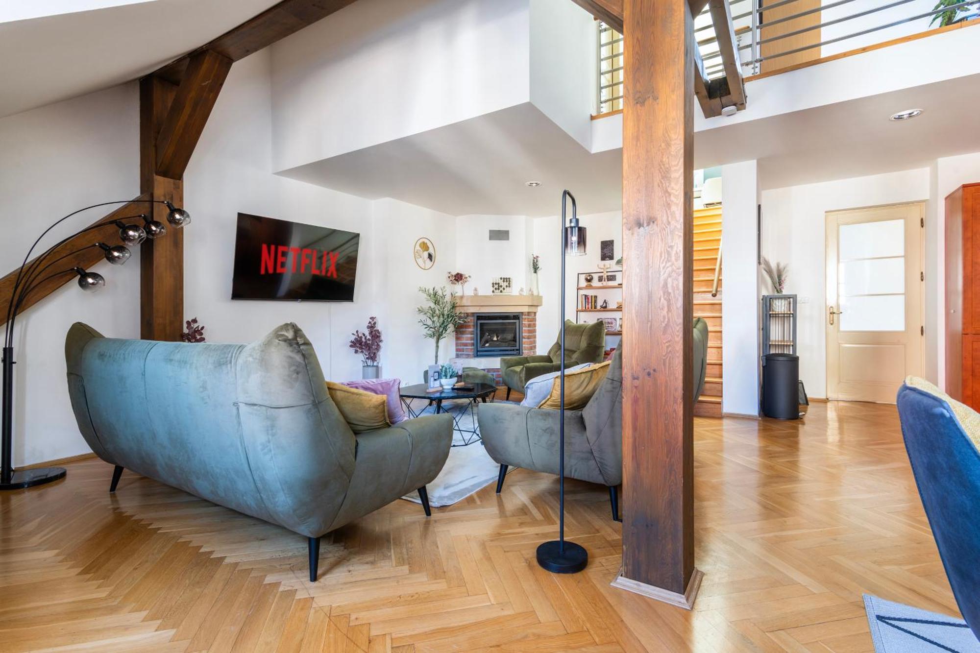 Duplex 165m2 With Views Only 30 Seconds To Charles Bridge Appartamento Praga