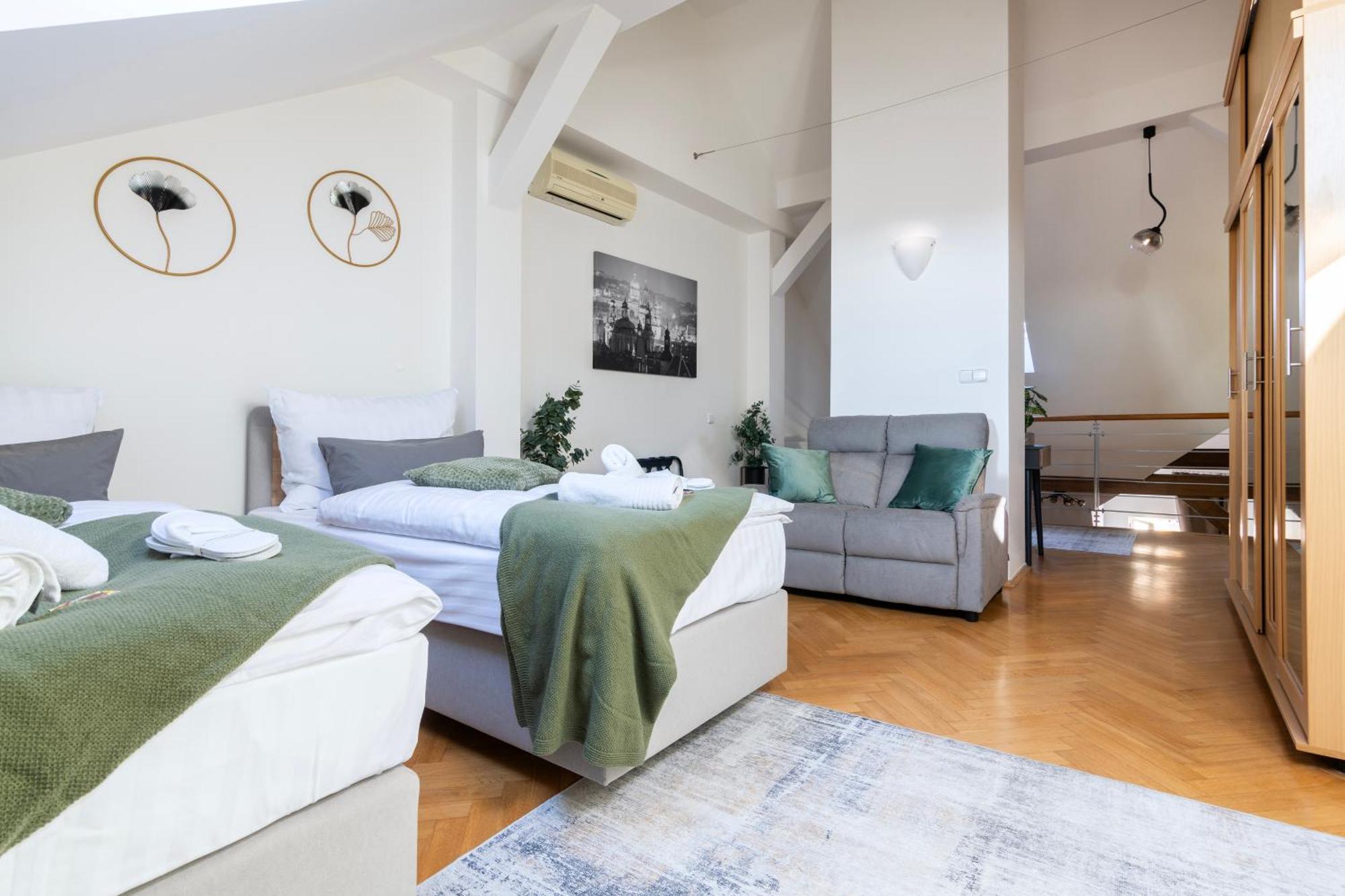 Duplex 165m2 With Views Only 30 Seconds To Charles Bridge Praga