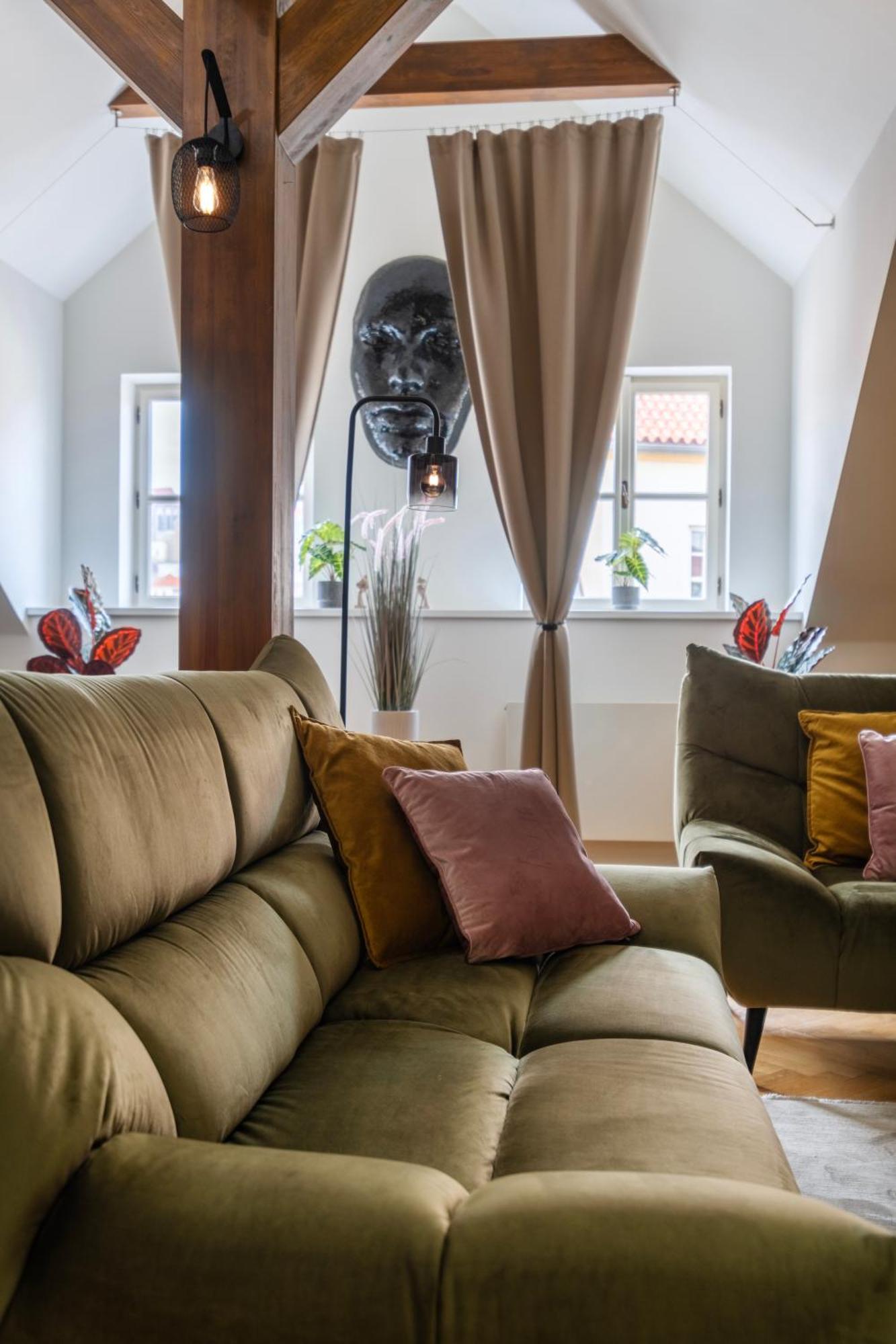 Apartamento Duplex 165m2 With Views Only 30 Seconds To Charles Bridge *