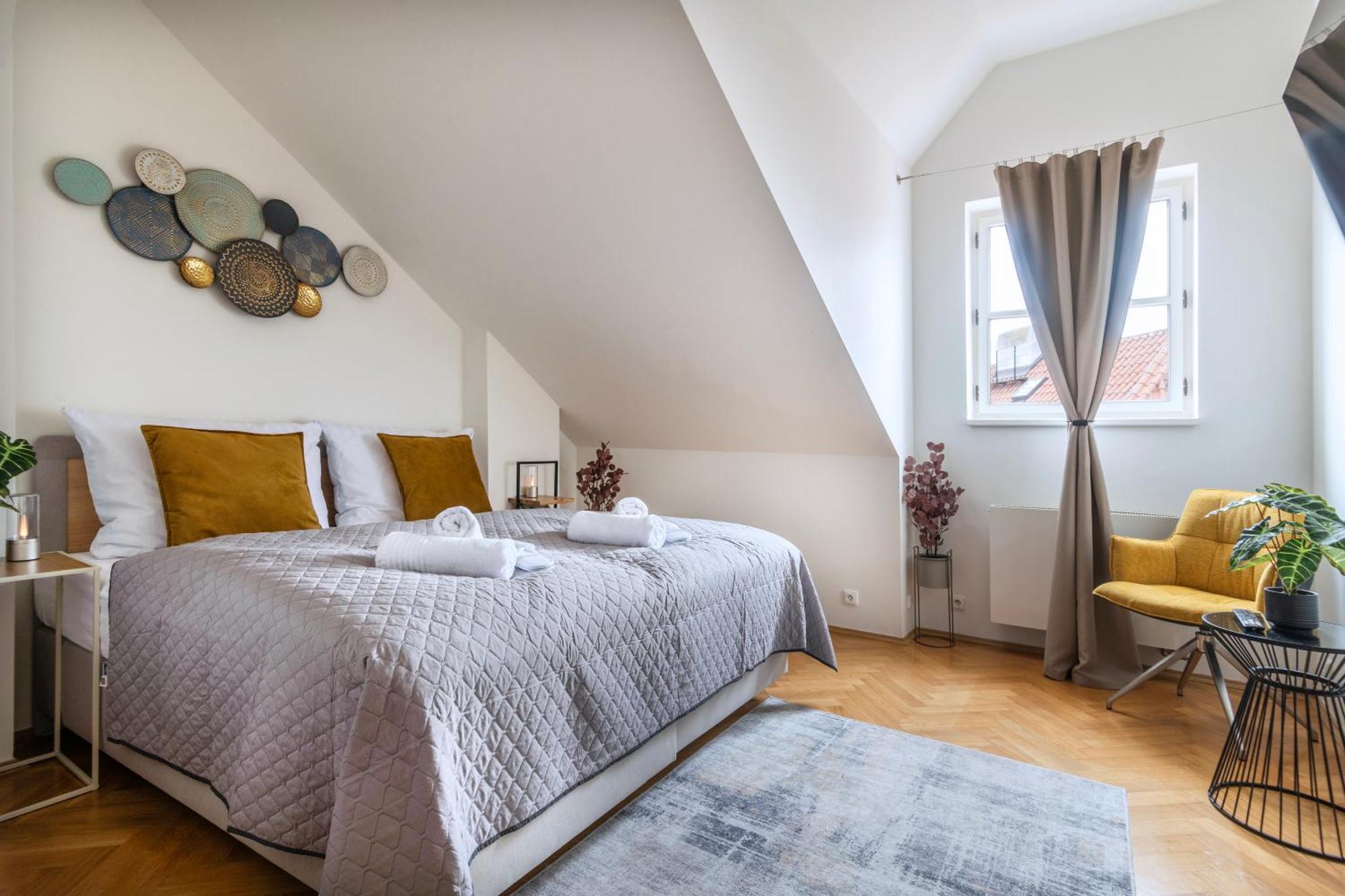 Duplex 165m2 With Views Only 30 Seconds To Charles Bridge Praga