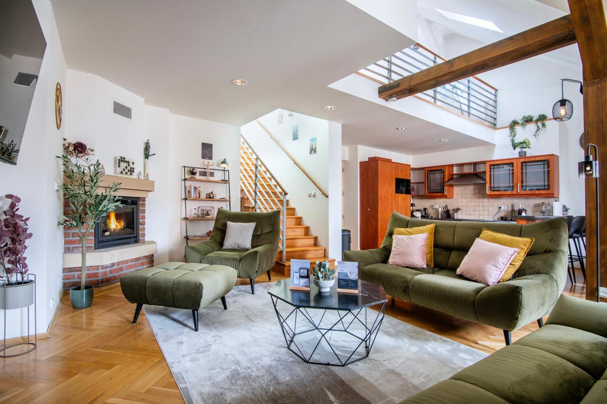 Duplex 165m2 With Views Only 30 Seconds To Charles Bridge Praga